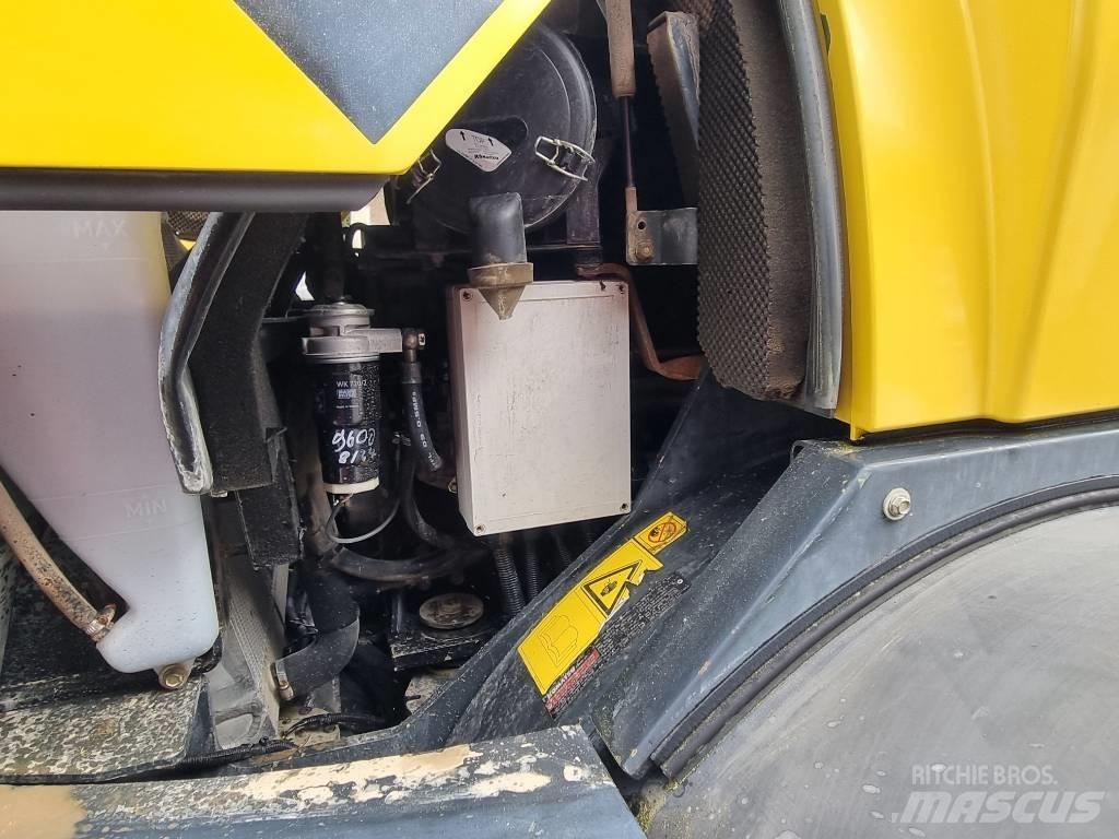 Komatsu WA 80-5 Kolové nakladače