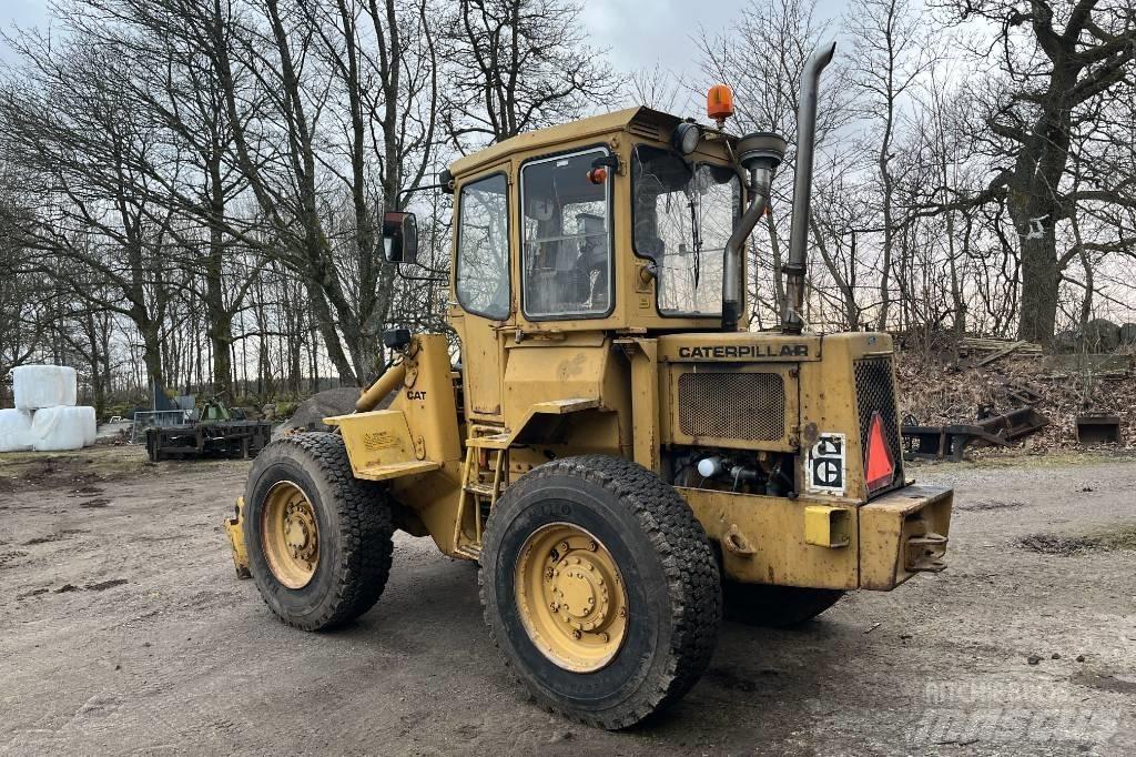 CAT 910 Kolové nakladače