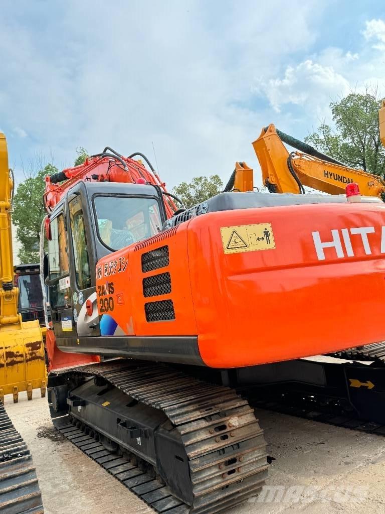 Hitachi ZX 200 Pásová rýpadla