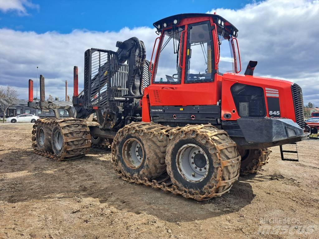 Komatsu 845 Vyvážecí traktory