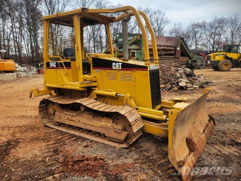 CAT D 4 C Pásové dozery