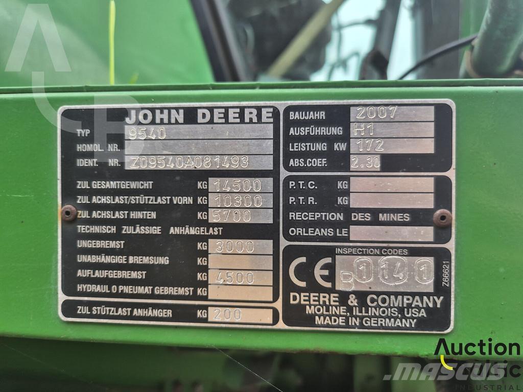John Deere 9540 Sklízecí mlátičky