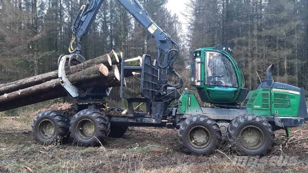 John Deere 1110 E Vyvážecí traktory