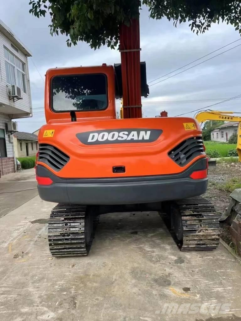 Doosan DX75-9C Midi rýpadla 7t - 12t
