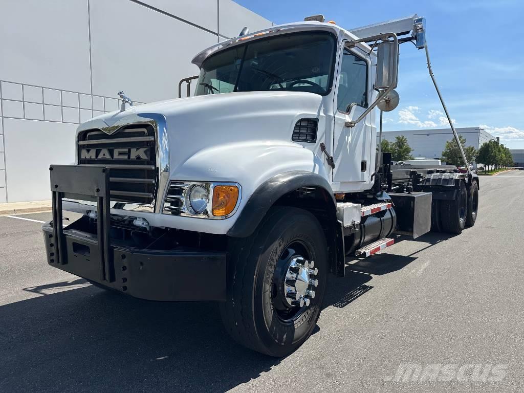 Mack CV 713 Lanový nosič kontejnerů