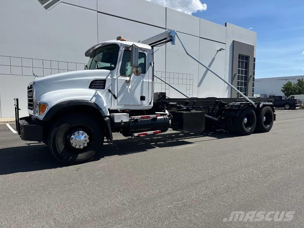 Mack CV 713 Lanový nosič kontejnerů