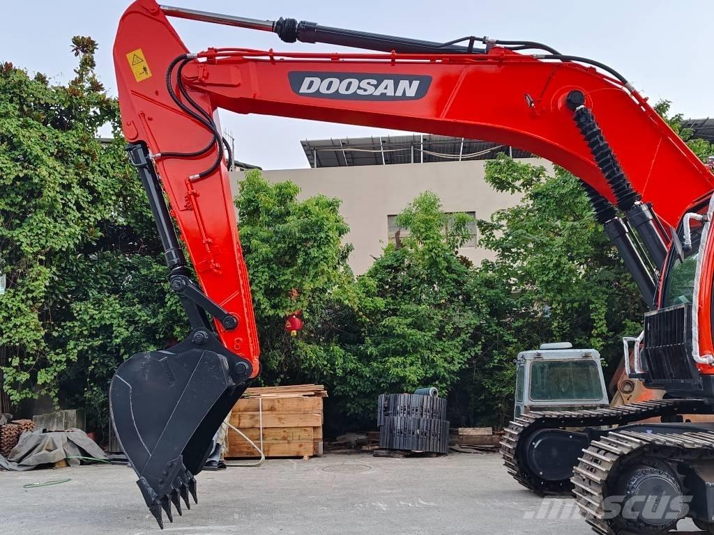 Doosan DX300LC-9C Pásová rýpadla