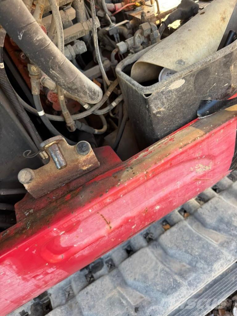 Takeuchi TB260 Mini rýpadla < 7t