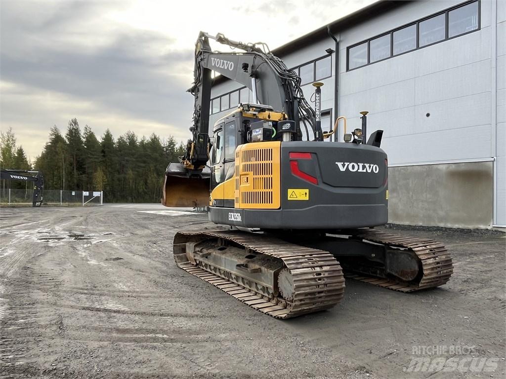 Volvo ECR 235 DL Pásová rýpadla