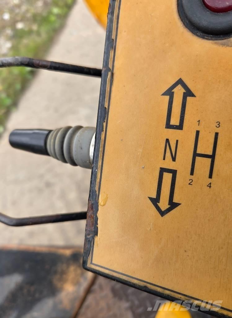 JCB 6 TST Vyklápěcí dempry