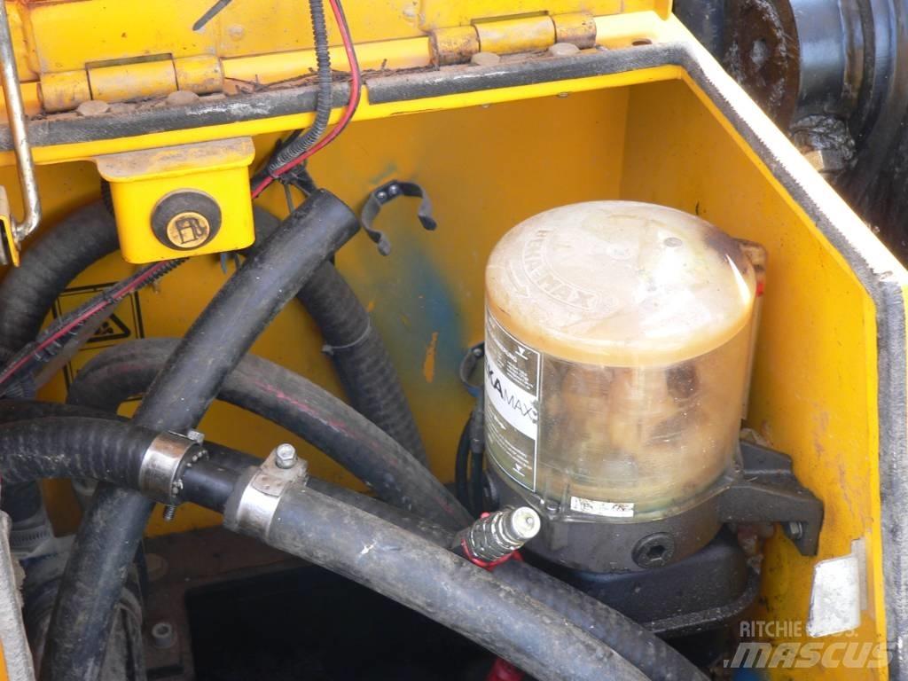JCB JS 131LC+ Pásová rýpadla
