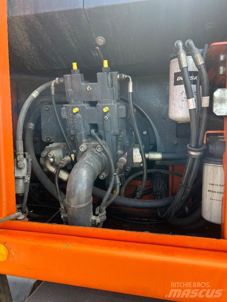 Doosan DX 160 W-3 Kolová rýpadla