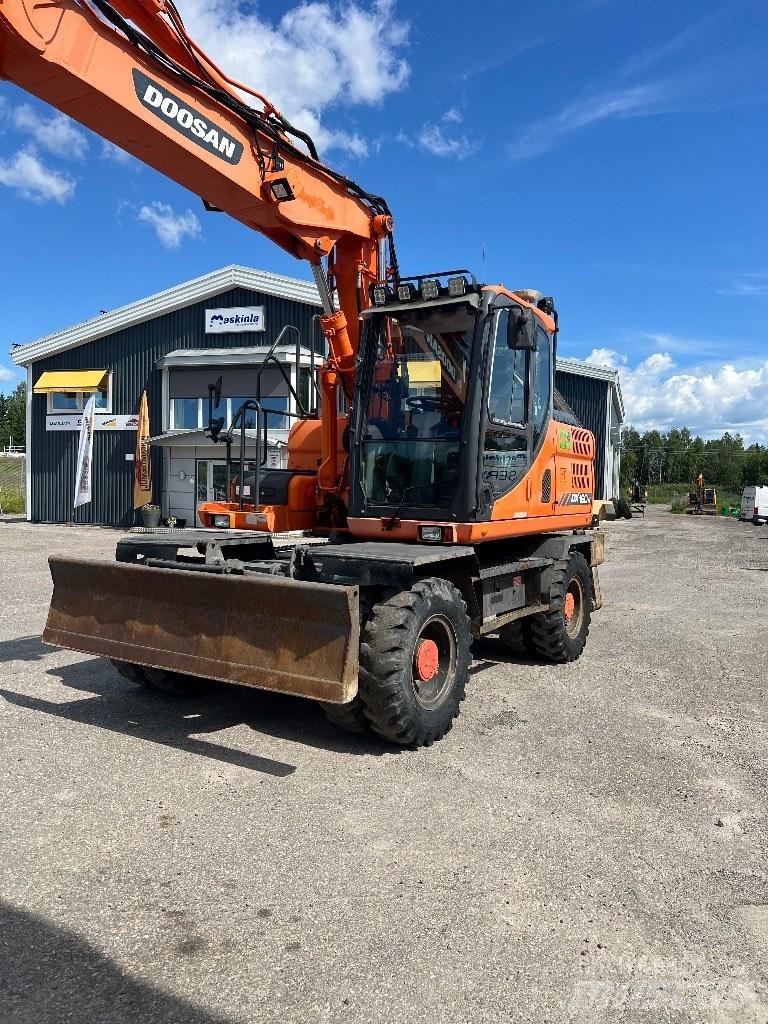 Doosan DX 160 W-3 Kolová rýpadla