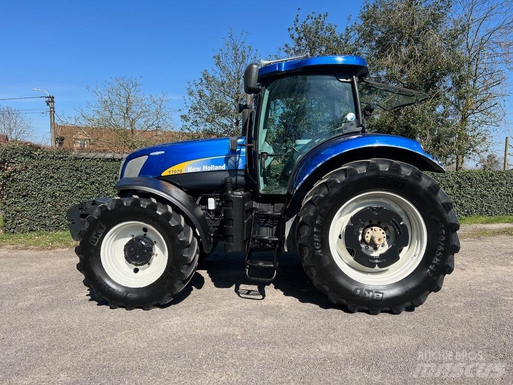 New Holland T 7070 Traktory