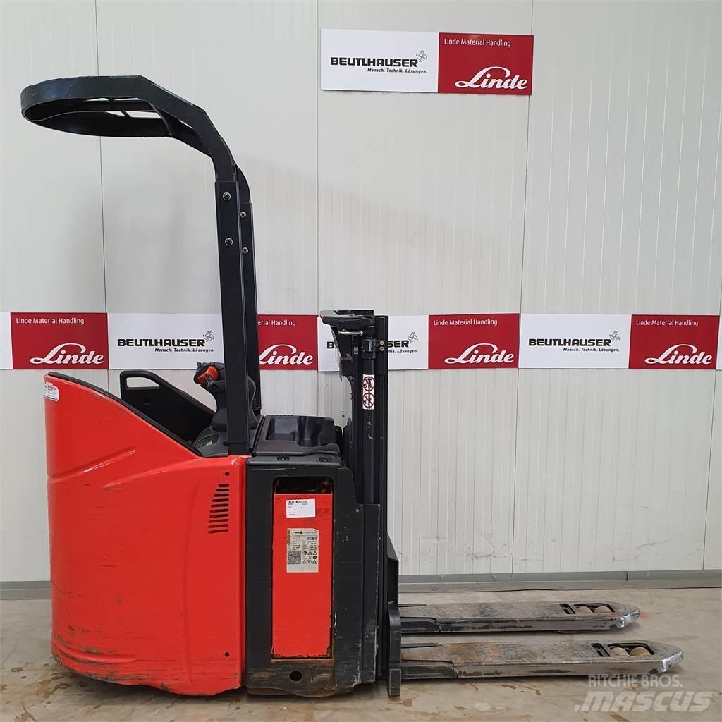 Linde D12SP Ručně vedené vysokozdvižné vozíky
