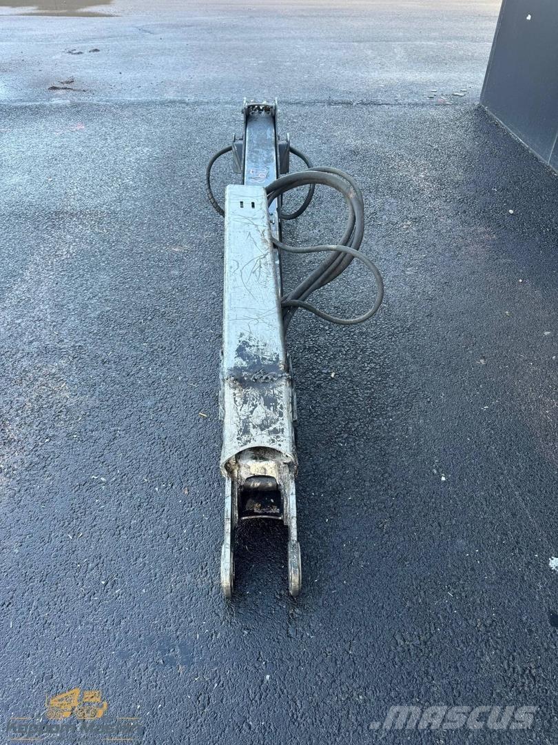 Komatsu 105F Lesní jeřáby