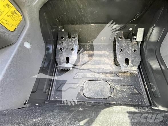 Bobcat T66 Smykem řízené nakladače