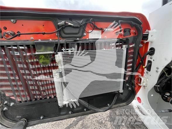 Bobcat T76 Smykem řízené nakladače