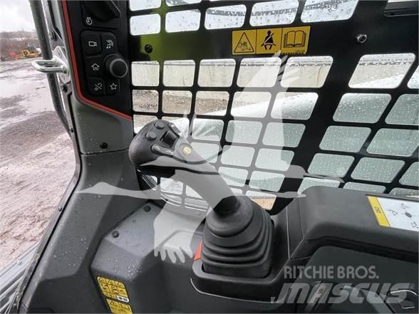 Bobcat T76 Smykem řízené nakladače