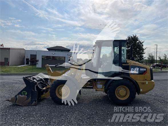 CAT 906M Kolové nakladače