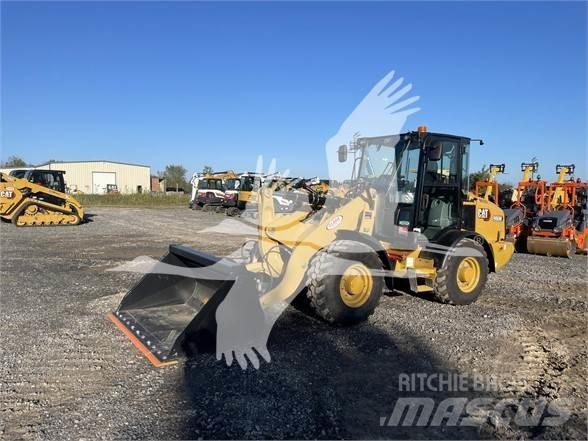 CAT 906M Kolové nakladače