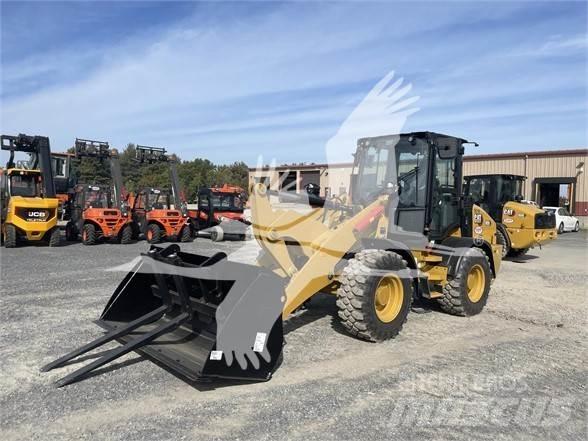 CAT 908 Kolové nakladače