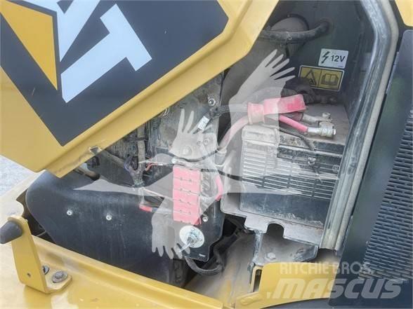 CAT 908M Kolové nakladače