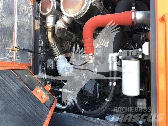 Doosan DL300 Kolové nakladače
