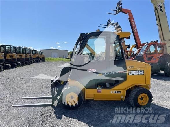 JCB 35 Teleskopické manipulátory