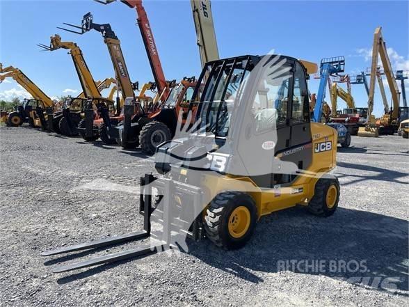 JCB 35 Teleskopické manipulátory