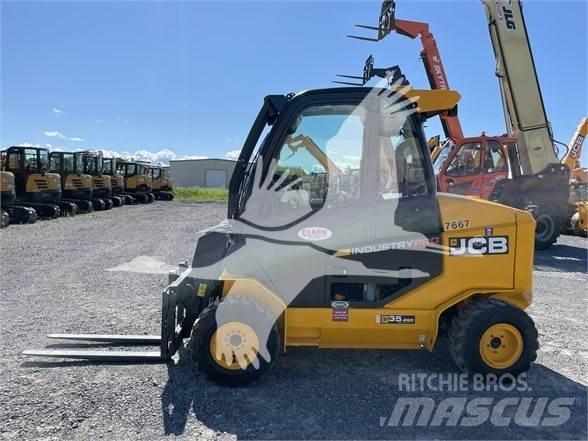 JCB 35 Teleskopické manipulátory