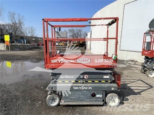 SkyJack SJ3219 Nůžková zvedací plošina