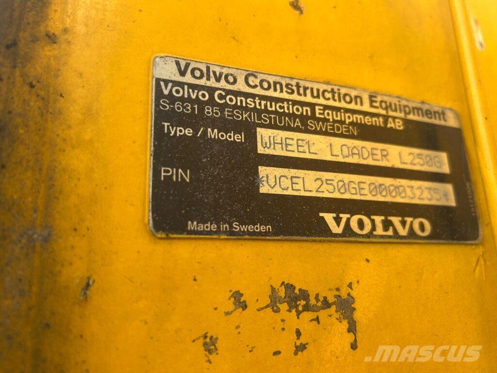 Volvo L250G Kolové nakladače