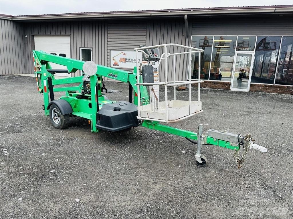 JLG T 350 Přívěsové plošiny