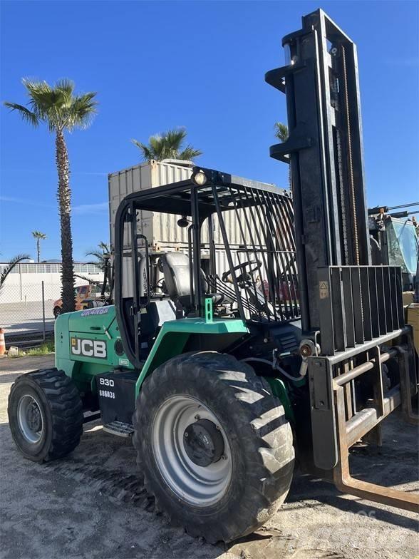 JCB 930 Terénní vysokozdvižné vozíky