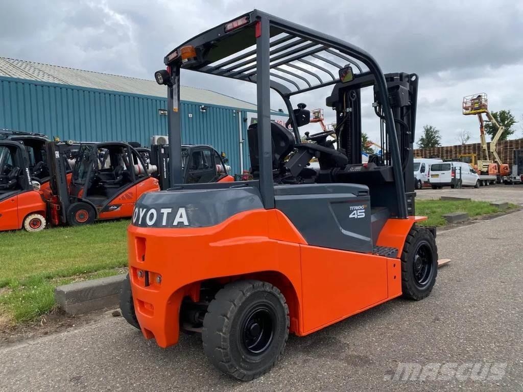 Toyota 8FBMT45 Akumulátorové vozíky