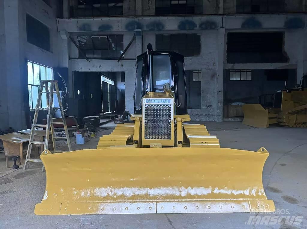 CAT D 4 C Pásové dozery