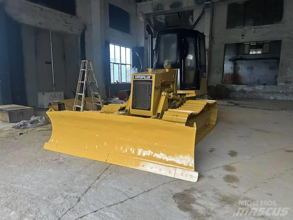 CAT D 4 C Pásové dozery