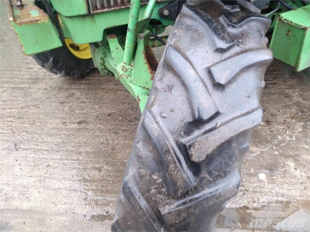 John Deere 1850 Traktory