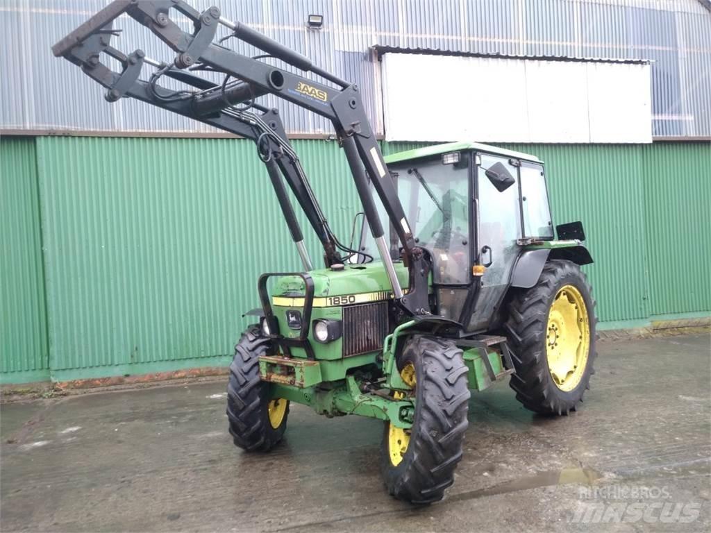 John Deere 1850 Traktory