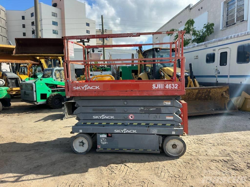 JLG 32 Lift Nůžková zvedací plošina