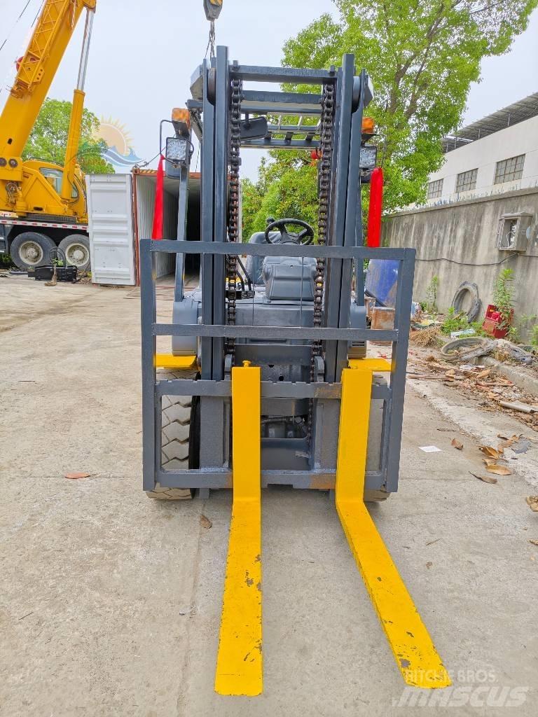 Komatsu FD 30 T-17 Dieselové vozíky