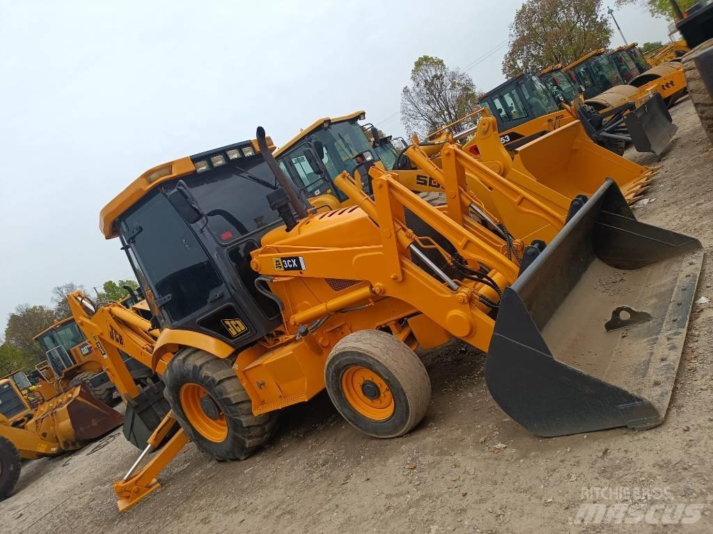 JCB 3 CX Kolové nakladače