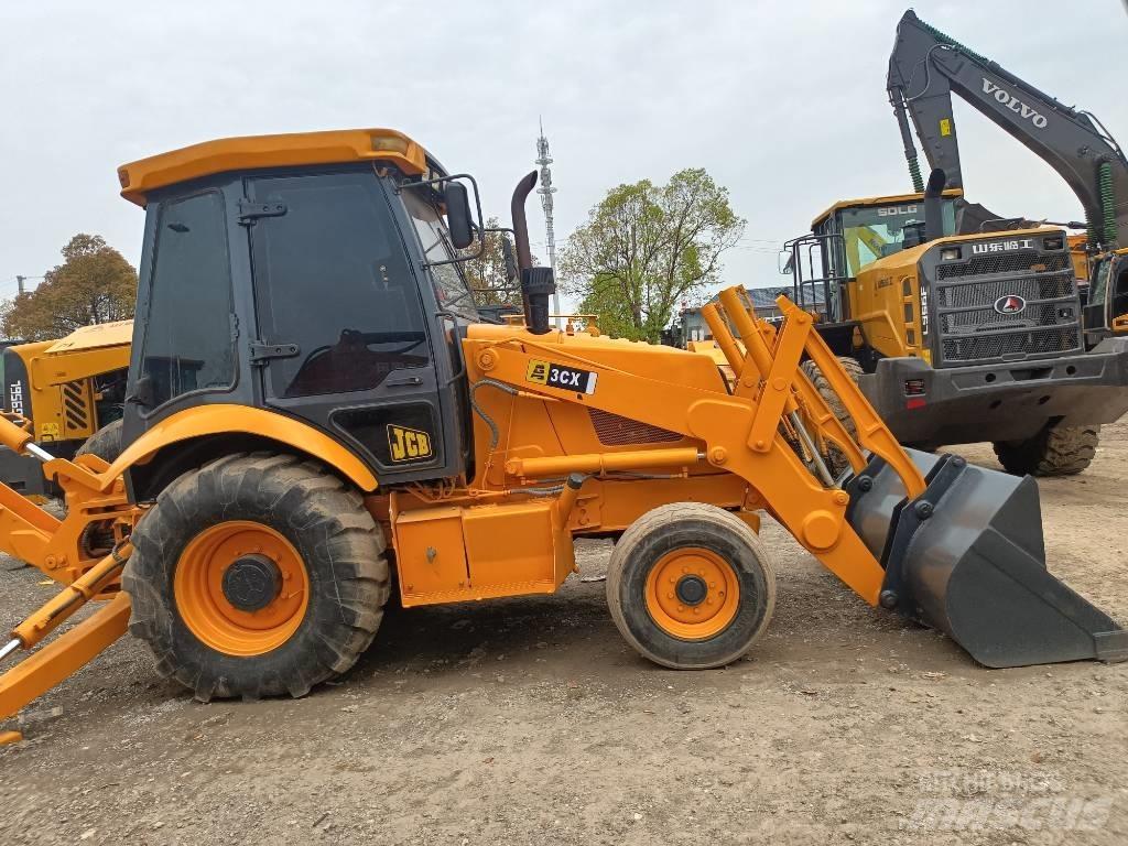 JCB 3 CX Kolové nakladače