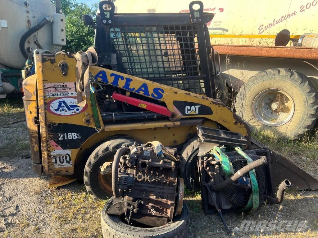 CAT 216 B 3 Kabiny a interiér