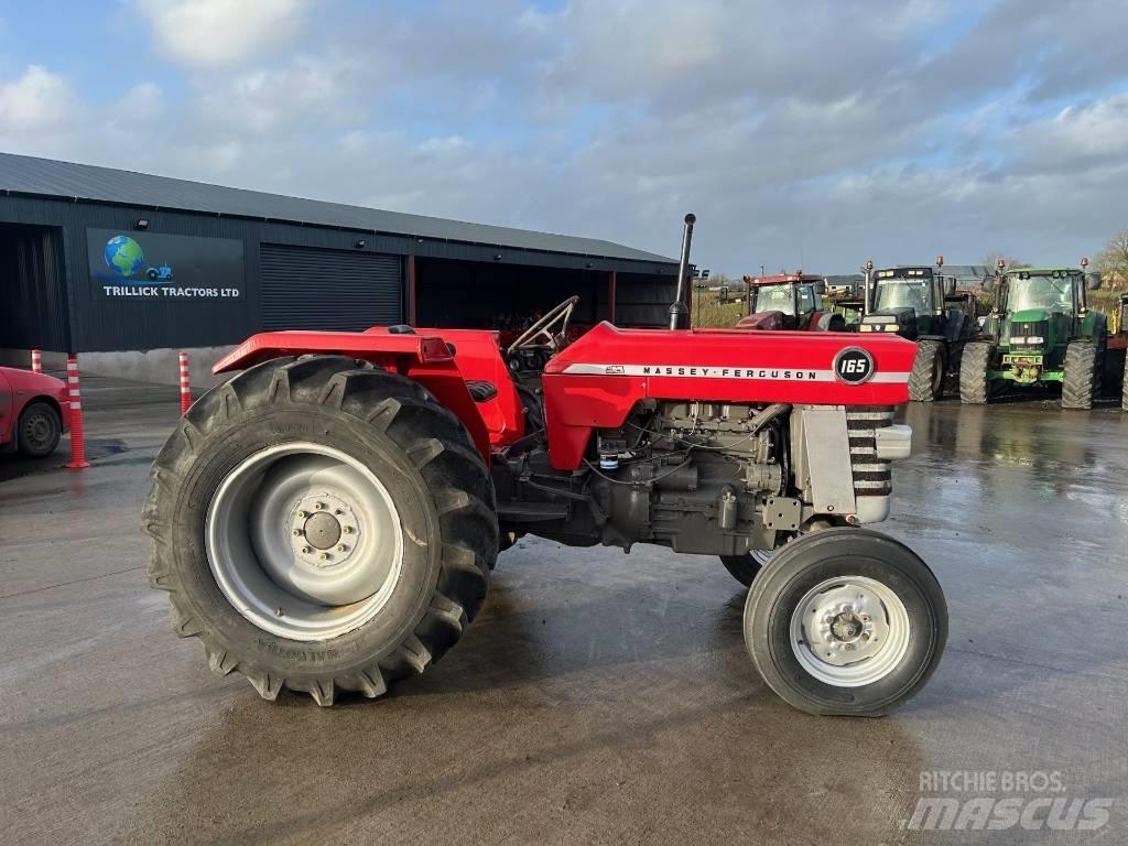 Massey Ferguson 165 Traktory
