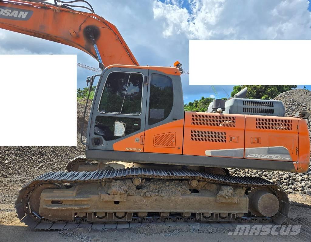 Doosan DX 300 LC-5 Pásová rýpadla