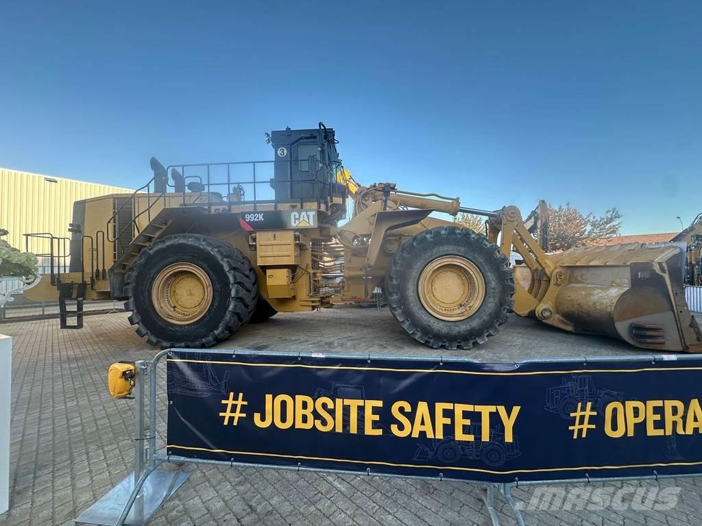 CAT 992K Kolové nakladače