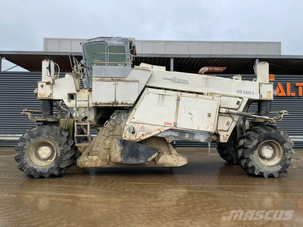 Wirtgen WR 2500S Recyklátory asfaltu