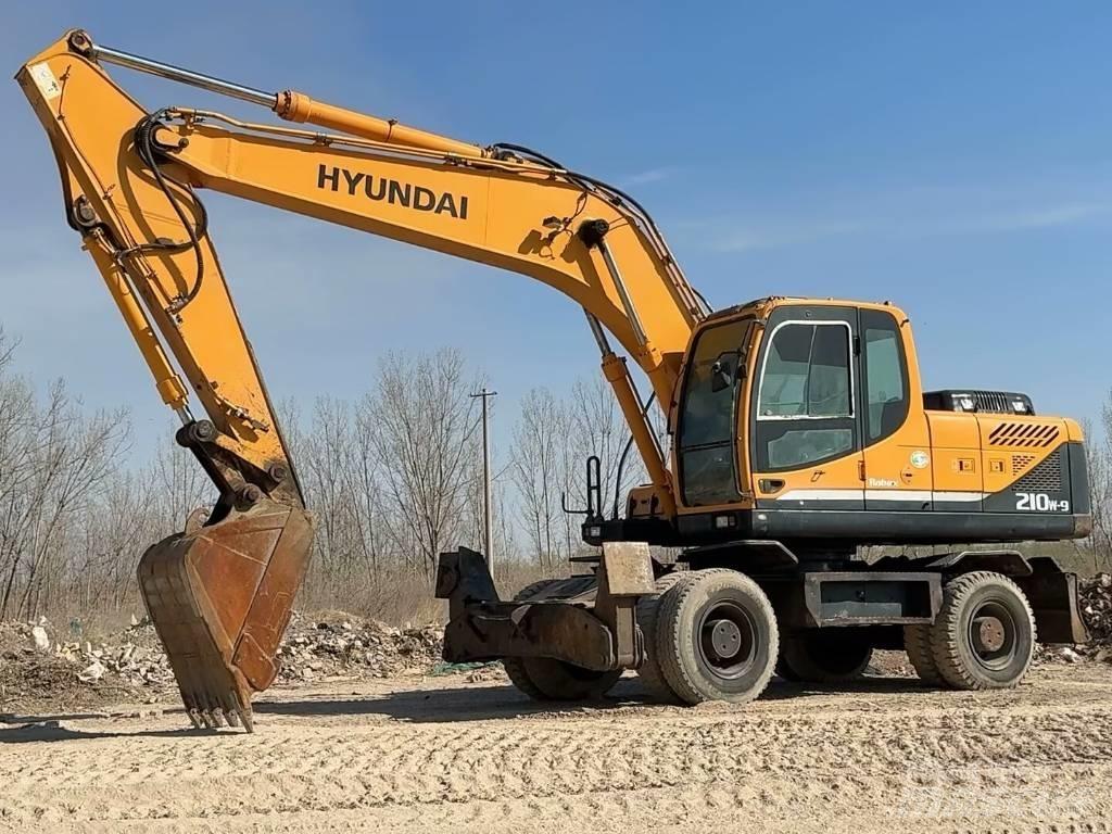 Hyundai R210W-9 Kolová rýpadla